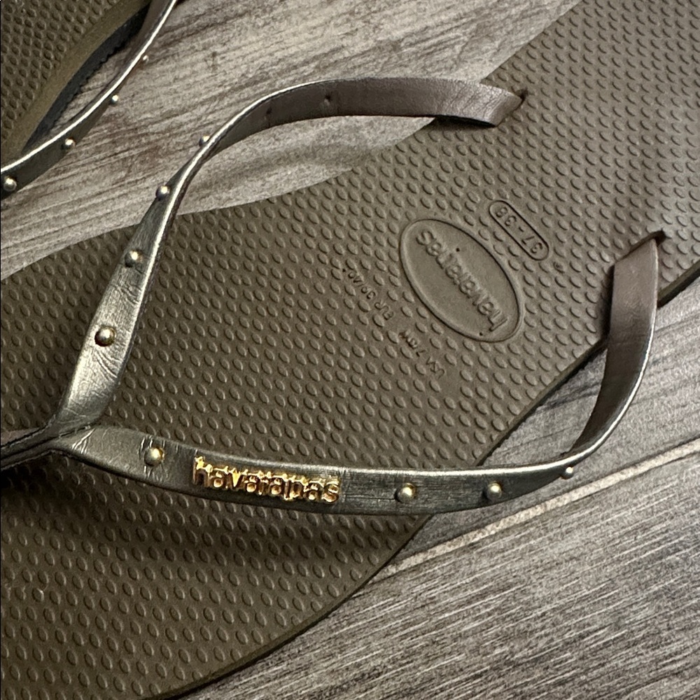 Havaianas Flip Flops - Picture 3 of 3